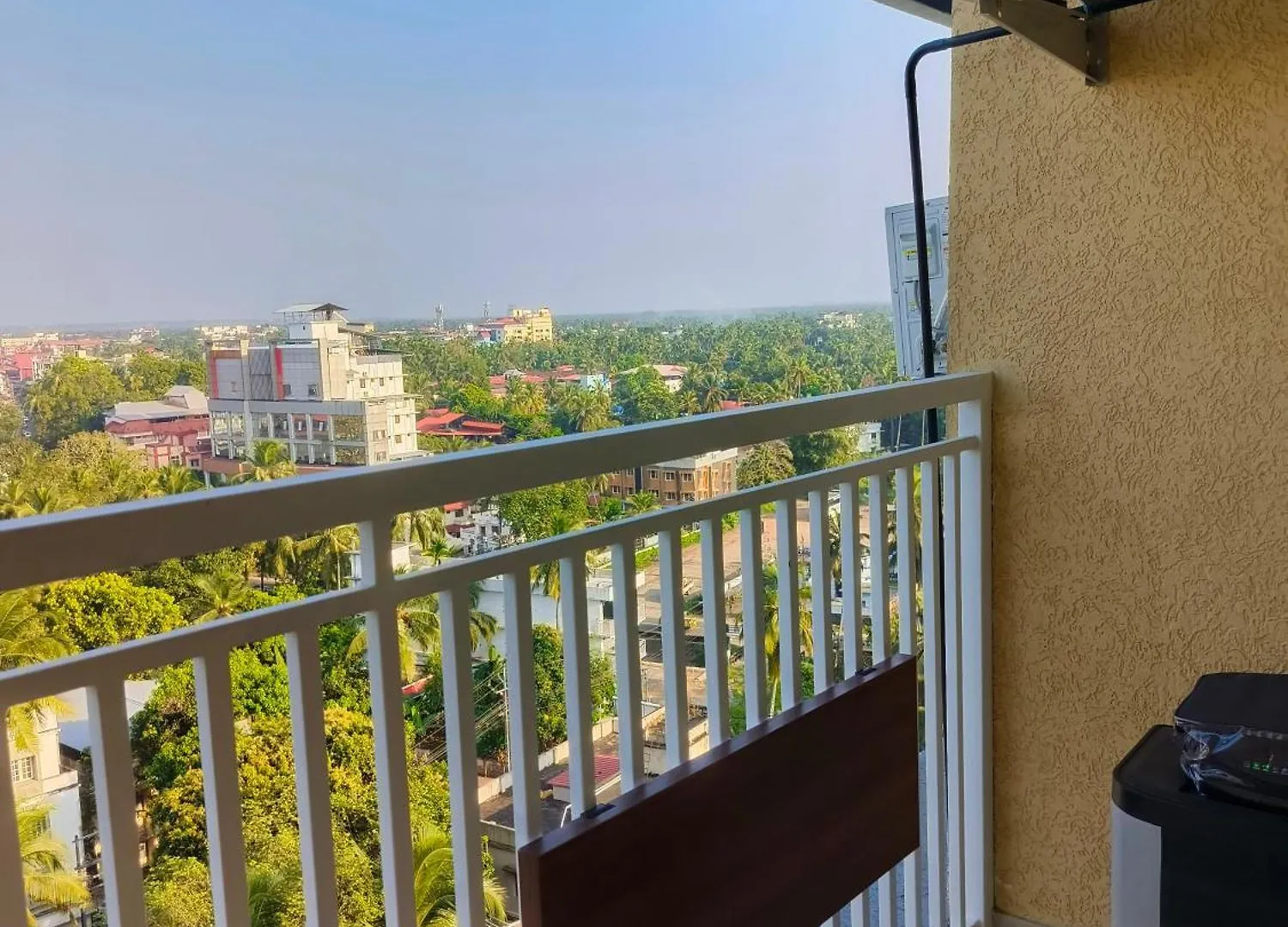 Apartment Posh 1 Bhk Apt With Temple View In Guruvayur B1001 India