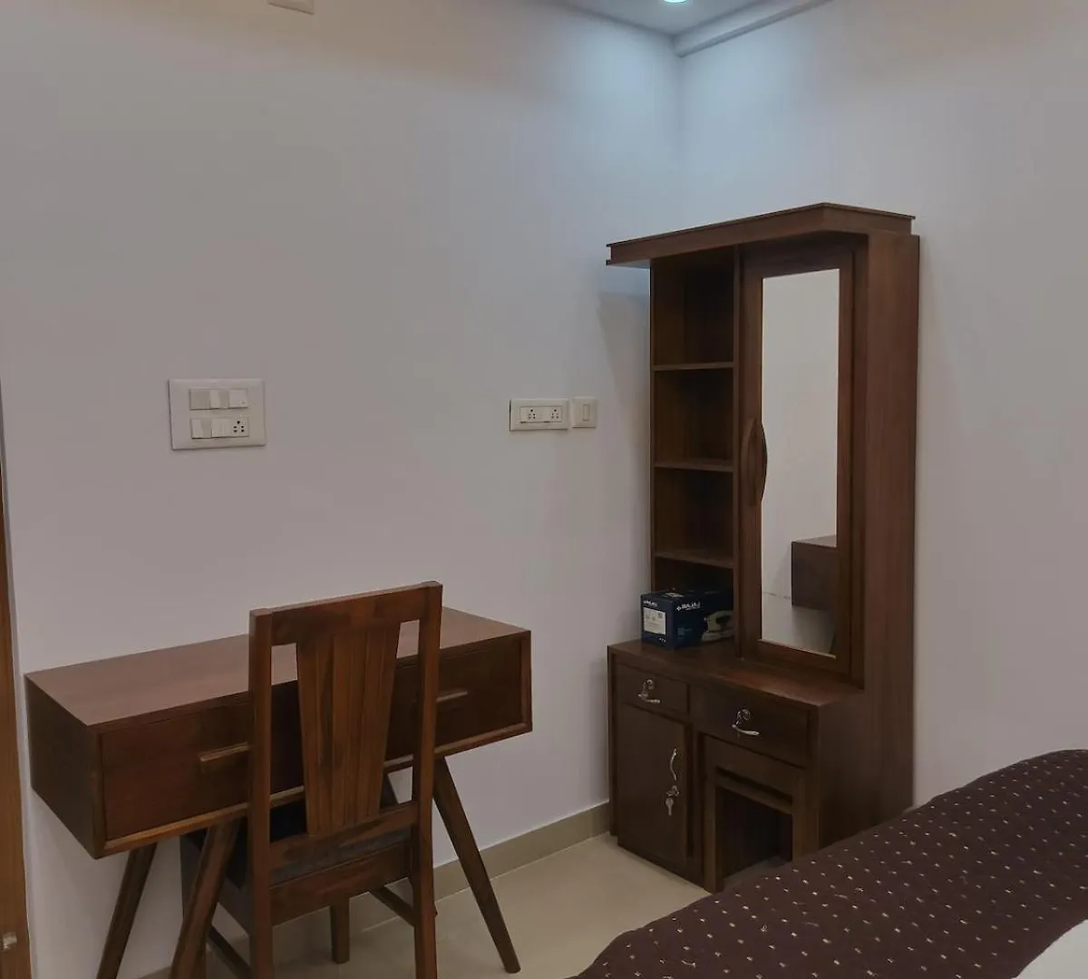 Posh 1 Bhk Apt With Temple View In Guruvayur B1001 0*,