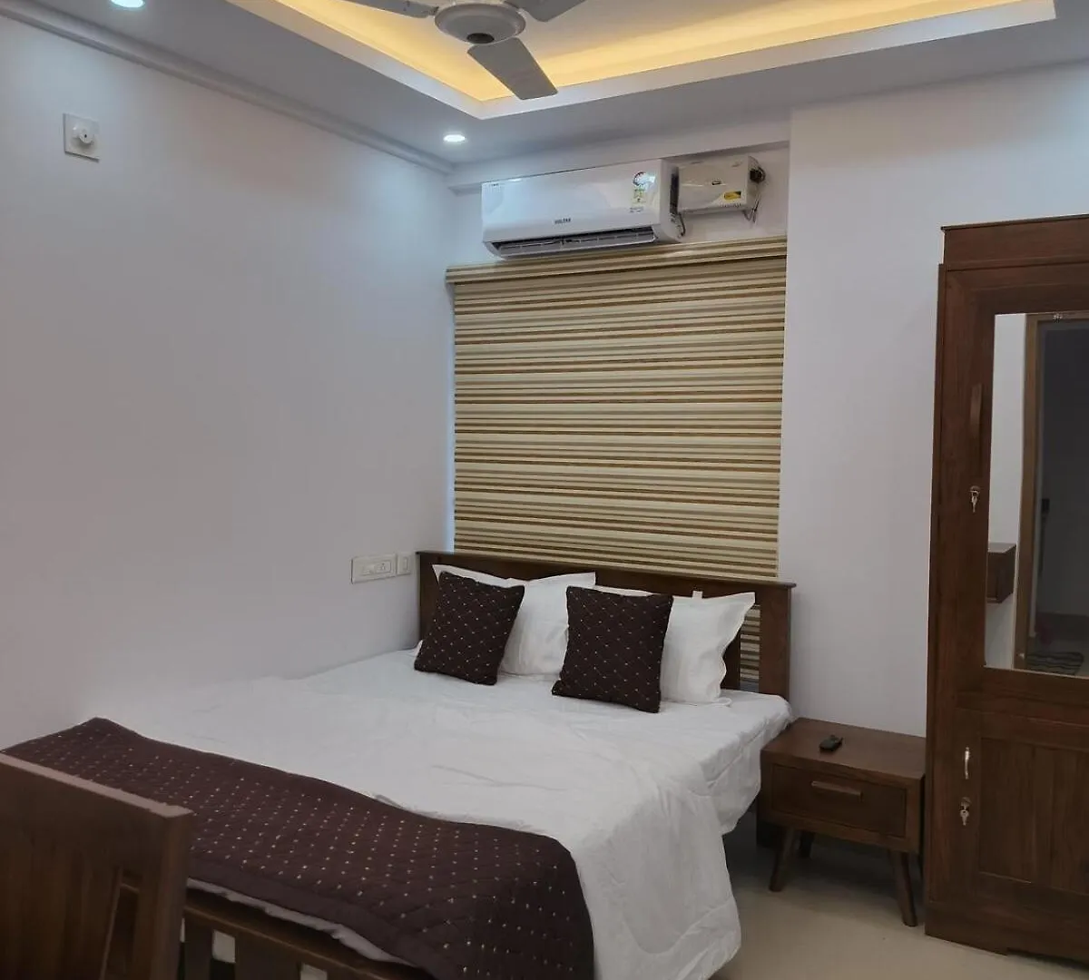 Posh 1 Bhk Apt With Temple View In Guruvayur B1001 0*,