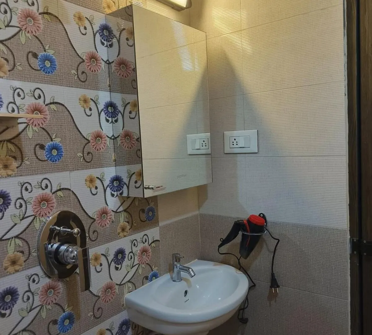 Posh 1 Bhk Apt With Temple View In Guruvayur B1001